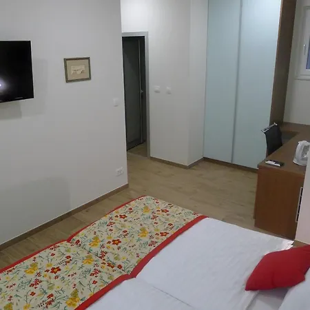 Centre Zlatan Rooms&studio Bed and breakfast Split