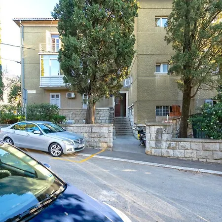 Centre Zlatan Rooms&studio 3* Split