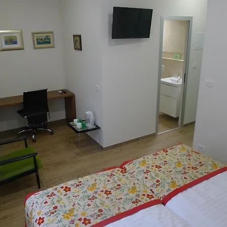 Bed & Breakfast Centre Zlatan Rooms&studio 3*