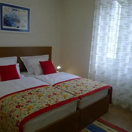 Centre Zlatan Rooms&studio Bed & Breakfast 3*