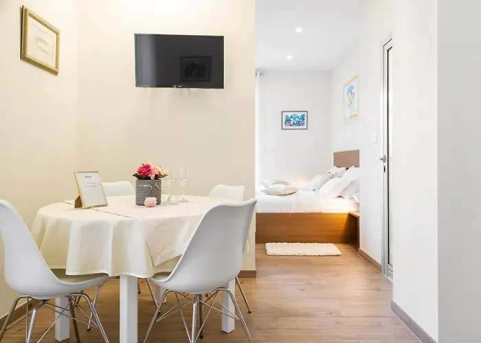 Bed & Breakfast Centre Zlatan Rooms&studio 3*